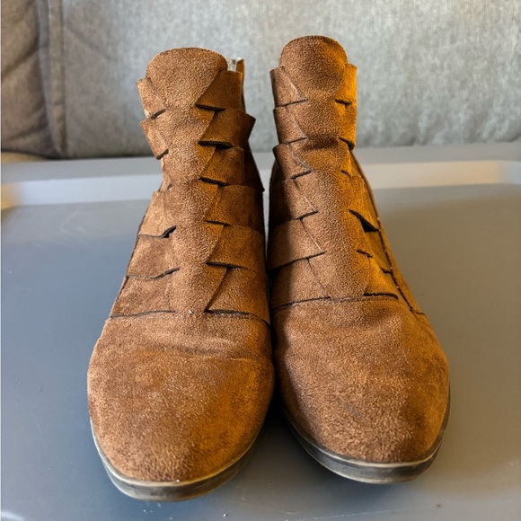 American Rag Booties (5.5) - Picture 2 of 6